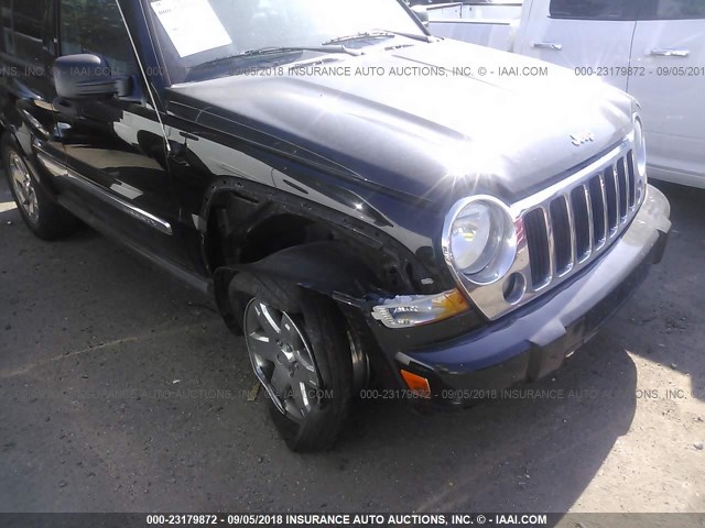 1J4GL58K05W626865 - 2005 JEEP LIBERTY LIMITED BLACK photo 6