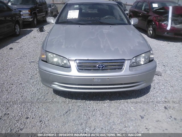 4T1BG22K61U772989 - 2001 TOYOTA CAMRY CE/LE/XLE 灰色 照片 6