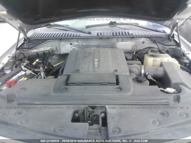 5LMJJ2H55AEJ10763 - 2010 LINCOLN NAVIGATOR WHITE photo 10