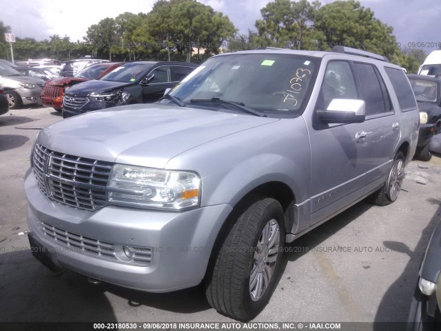 5LMJJ2H55AEJ10763 - 2010 LINCOLN NAVIGATOR WHITE photo 2