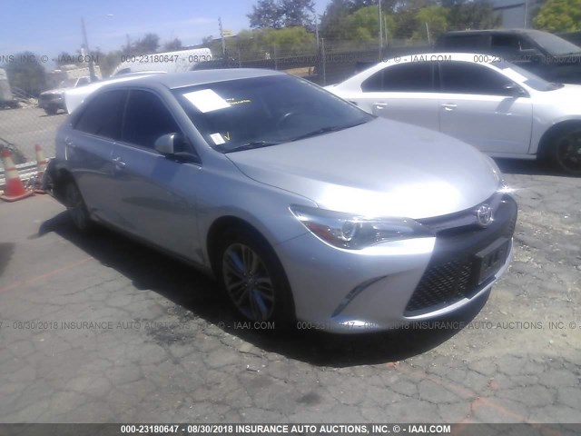 4T1BF1FK5GU189927 - 2016 TOYOTA CAMRY LE/XLE/SE/XSE 银色 照片 1