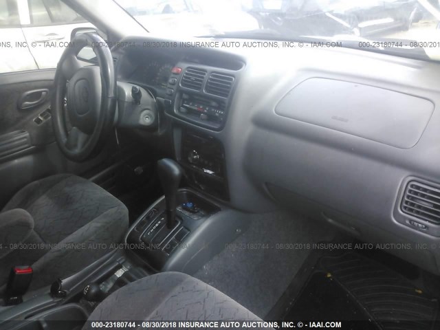 2CNBJ734126951343 - 2002 CHEVROLET TRACKER ZR2 银色 照片 5