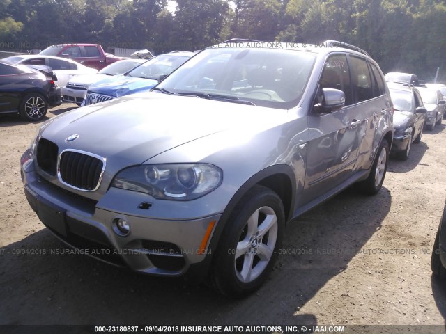 5UXZV4C59BL411078 - 2011 BMW X5 XDRIVE35I GRAY photo 2