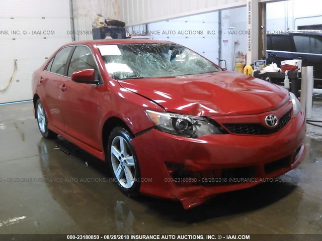 4T1BF1FKXCU606422 - 2012 TOYOTA CAMRY SE/LE/XLE 红色 照片 6