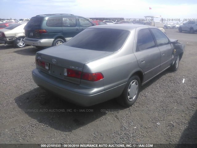 4T1BG22K4YU695100 - 2000 TOYOTA CAMRY CE/LE/XLE 灰色 照片 4