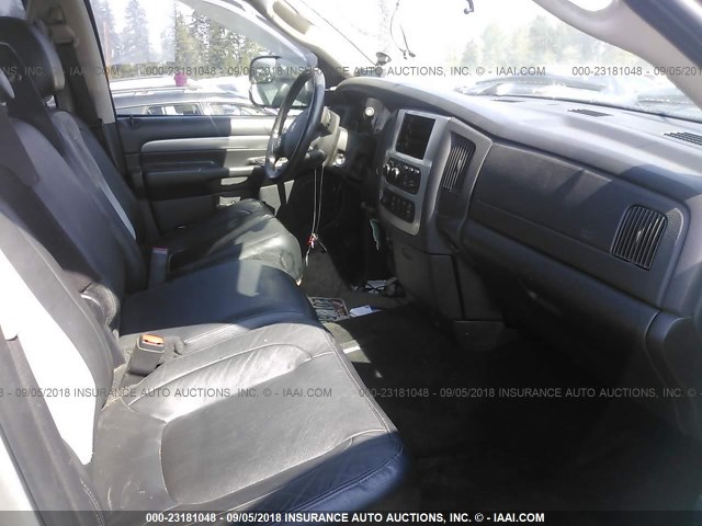 3D7KU28C04G217966 - 2004 DODGE RAM 2500 ST/SLT 银色 照片 5