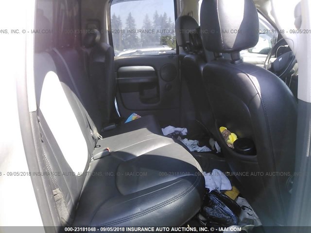 3D7KU28C04G217966 - 2004 DODGE RAM 2500 ST/SLT 银色 照片 8
