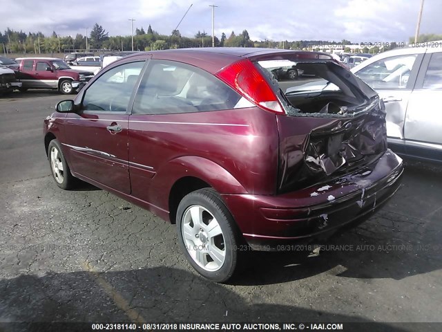 1FAFP31N87W133944 - 2007 FORD FOCUS ZX3/S/SE/SES RED photo 3