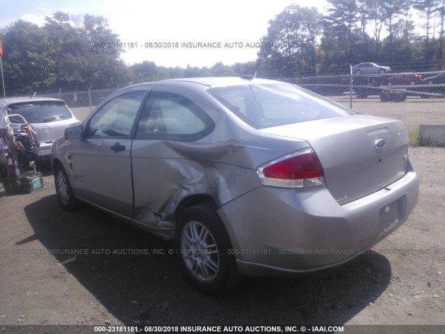 1FAHP33N08W225766 - 2008 FORD FOCUS SE/SEL/SES SILVER photo 3