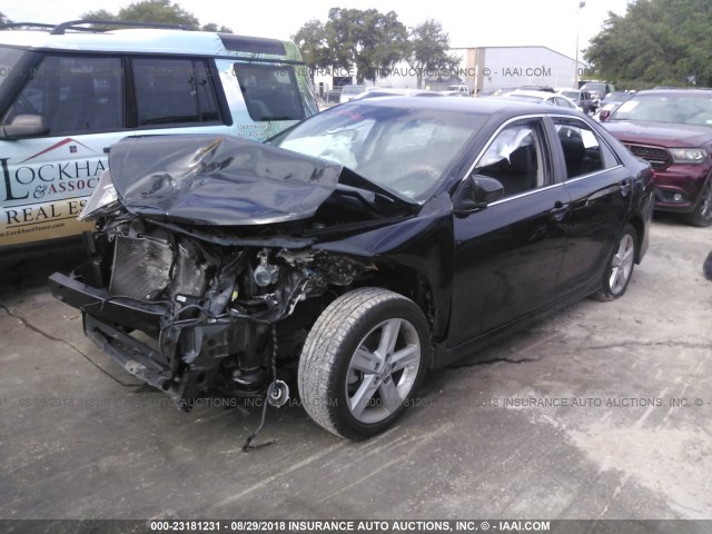 4T1BF1FK0DU248023 - 2013 TOYOTA CAMRY L/SE/LE/XLE Qara foto 2