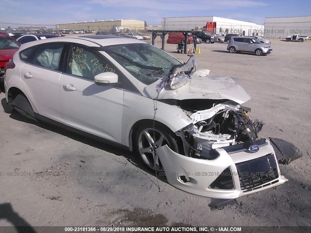 1FAHP3N2XCL130841 - 2012 FORD FOCUS TITANIUM WHITE photo 1