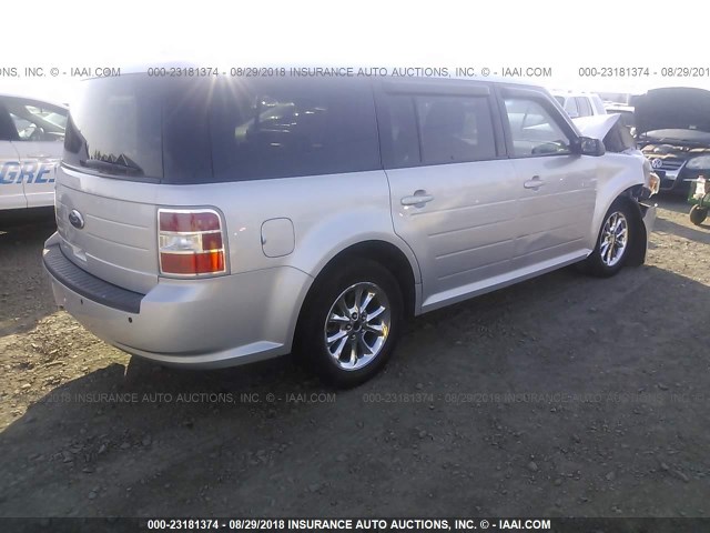 2FMGK5BC0BBD29114 - 2011 FORD FLEX SE SILVER photo 4