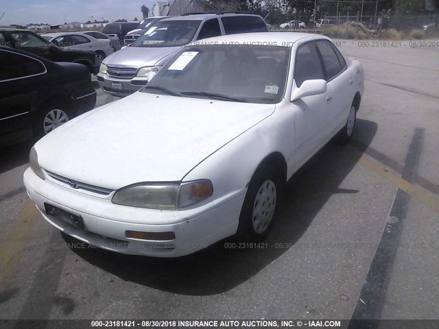 JT2BG12K3T0361079 - 1996 TOYOTA CAMRY DX/LE/XLE WHITE photo 2