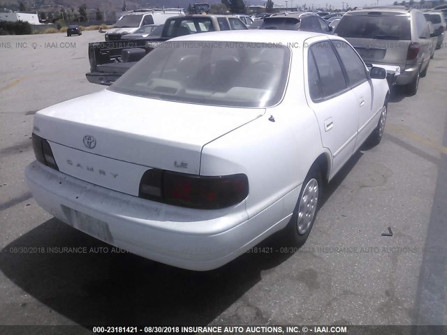 JT2BG12K3T0361079 - 1996 TOYOTA CAMRY DX/LE/XLE WHITE photo 4