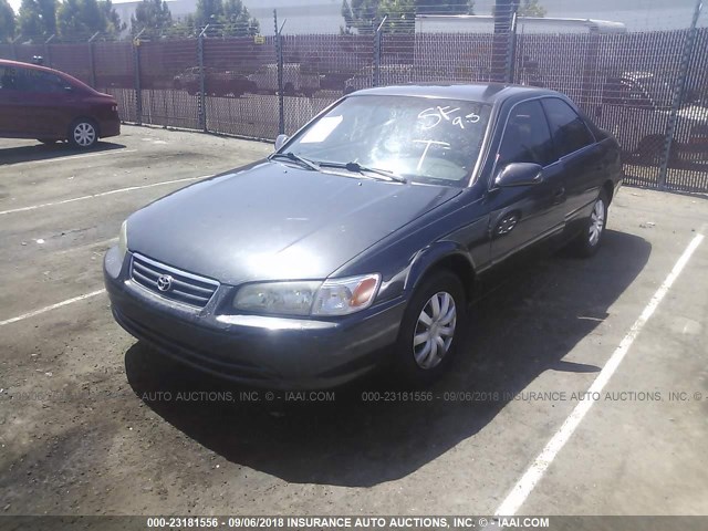 4T1BG22K5YU998130 - 2000 TOYOTA CAMRY CE/LE/XLE 灰色 照片 2