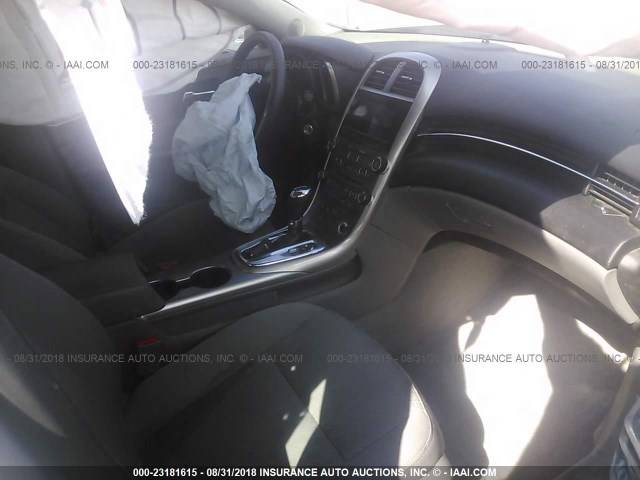 1G11B5SA6DF355428 - 2013 CHEVROLET MALIBU LS 银色 照片 5