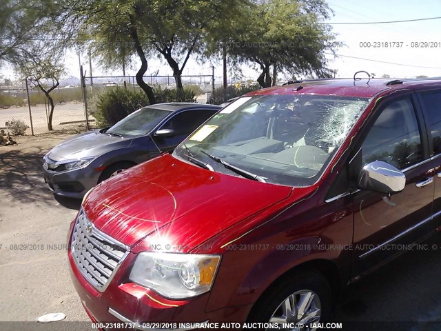 2A8HR64X09R509777 - 2009 CHRYSLER TOWN & COUNTRY LIMITED RED photo 6