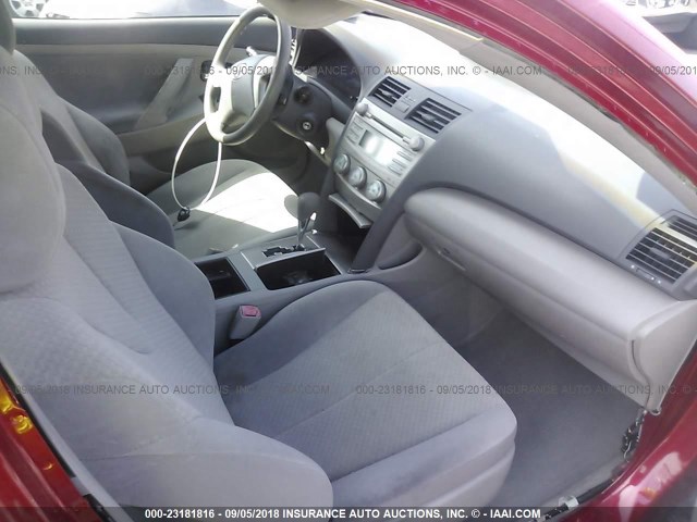 4T4BE46K09R051175 - 2009 TOYOTA CAMRY SE/LE/XLE წითელი ფოტო 5