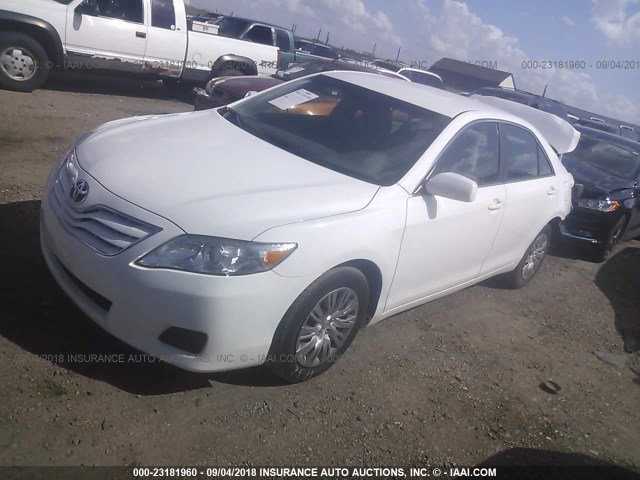 4T1BF3EK6BU753896 - 2011 TOYOTA CAMRY SE/LE/XLE 白色 照片 2