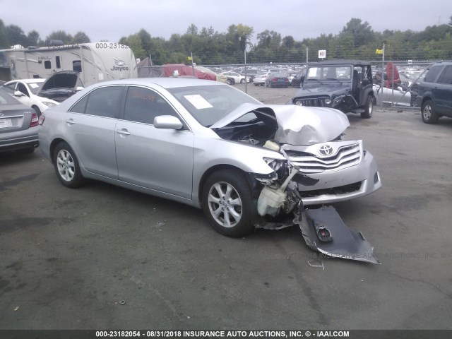 4T1BF3EK2AU008478 - 2010 TOYOTA CAMRY SE/LE/XLE ვერცხლისფერი ფოტო 1