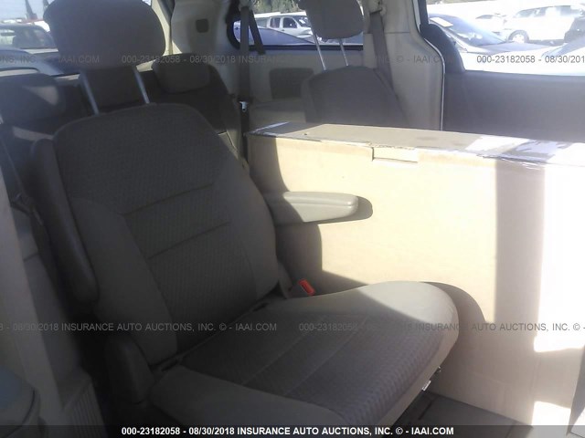 2A8HR54PX8R725354 - 2008 CHRYSLER TOWN & COUNTRY TOURING WHITE photo 8