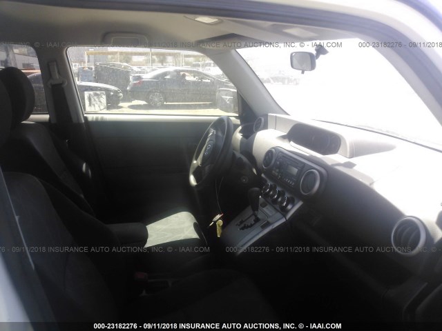 JTLZE4FE2DJ037722 - 2013 TOYOTA SCION XB Ақ фото 5