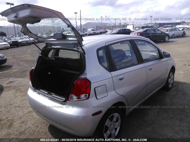 KL1TD66658B256352 - 2008 CHEVROLET AVEO LS SILVER photo 4