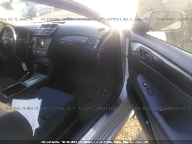 4T1CE38P06U727184 - 2006 TOYOTA CAMRY SOLARA SE/SLE ვერცხლისფერი ფოტო 5