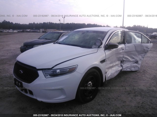 1FAHP2L80HG100121 - 2017 FORD TAURUS POLICE INTERCEPTOR WHITE photo 2