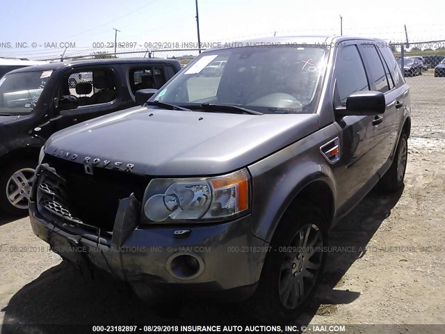 SALFP24N78H044011 - 2008 LAND ROVER LR2 SE GRAY photo 2