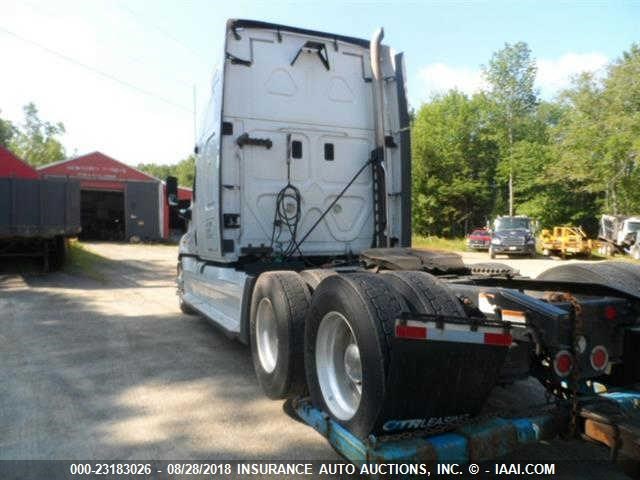 1FUJGLDR3CLBC3229 - 2012 FREIGHTLINER CASCADIA 125  WHITE photo 3