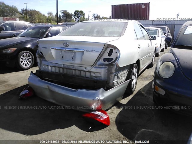 JTDBE32K820097879 - 2002 TOYOTA CAMRY LE/XLE/SE 银色 照片 4