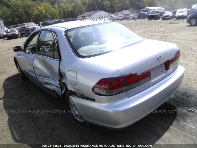 1HGCG66862A084493 - 2002 HONDA ACCORD EX/SE SILVER photo 3