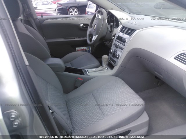 1G1ZB5E14BF122594 - 2011 CHEVROLET MALIBU LS Gümüş foto 5