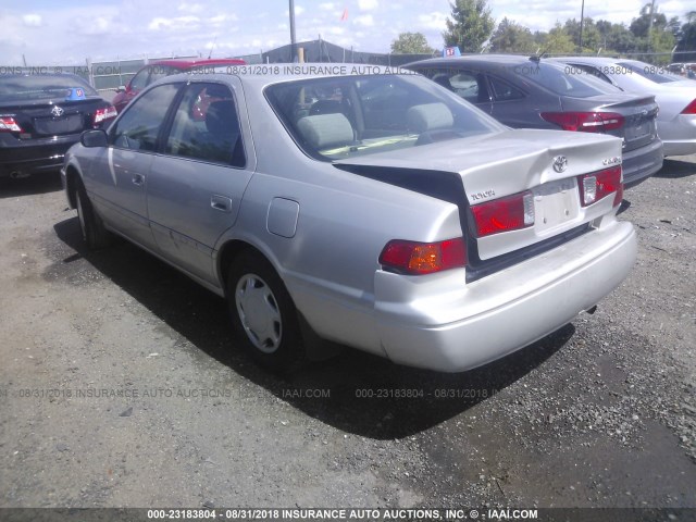4T1BG22K8YU675366 - 2000 TOYOTA CAMRY CE/LE/XLE 银色 照片 3