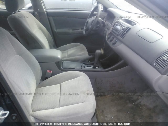 4T1BE32K22U547644 - 2002 TOYOTA CAMRY LE/XLE/SE BLUE photo 5