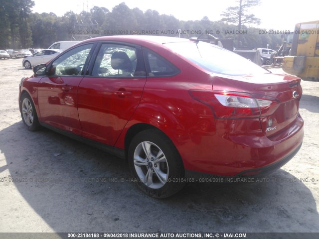 1FADP3F22DL370013 - 2013 FORD FOCUS SE RED photo 3