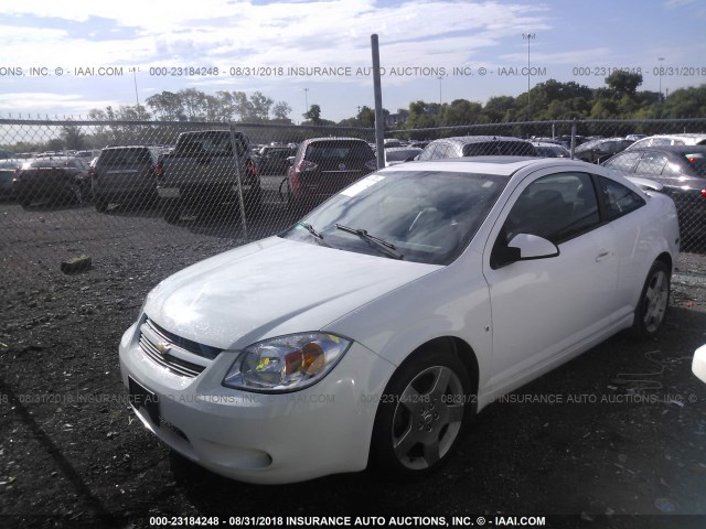 1G1AM18BX87172052 - 2008 CHEVROLET COBALT SPORT WHITE photo 2