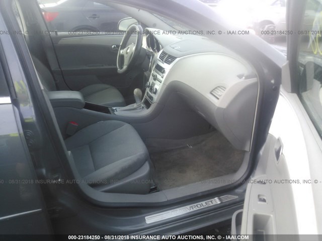 1G1ZG57BX94234345 - 2009 CHEVROLET MALIBU LS GRAY photo 5