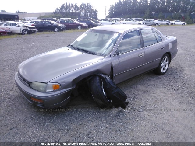 JT2BF12K8T0181180 - 1996 TOYOTA CAMRY LE/XLE/SE 棕色 照片 2