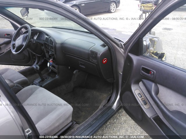 JT2BF12K8T0181180 - 1996 TOYOTA CAMRY LE/XLE/SE 棕色 照片 5