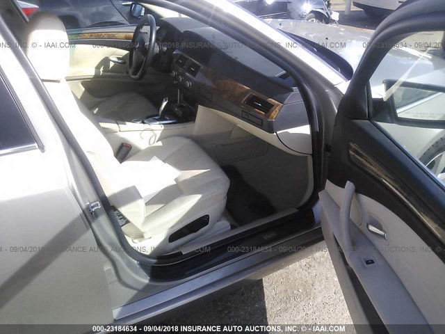 WBANV13568CZ55980 - 2008 BMW 528 XI TAN photo 5