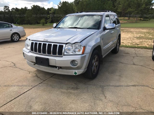 1J8HR68226C111893 - 2006 JEEP GRAND CHEROKEE  SILVER photo 2