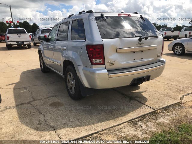 1J8HR68226C111893 - 2006 JEEP GRAND CHEROKEE  SILVER photo 3