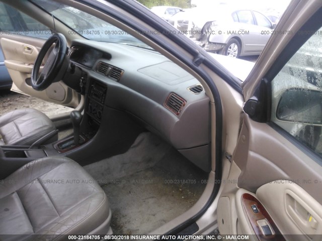 4T1BG22KX1U076619 - 2001 TOYOTA CAMRY CE/LE/XLE 米色 照片 5