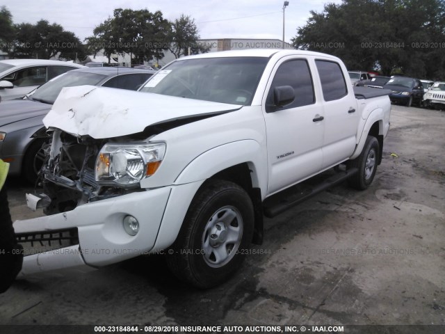 5TEJU4GN7AZ727395 - 2010 TOYOTA TACOMA DOUBLE CAB PRERUNNER WHITE photo 2