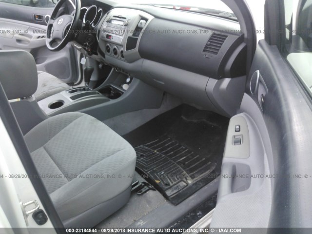 5TEJU4GN7AZ727395 - 2010 TOYOTA TACOMA DOUBLE CAB PRERUNNER WHITE photo 5