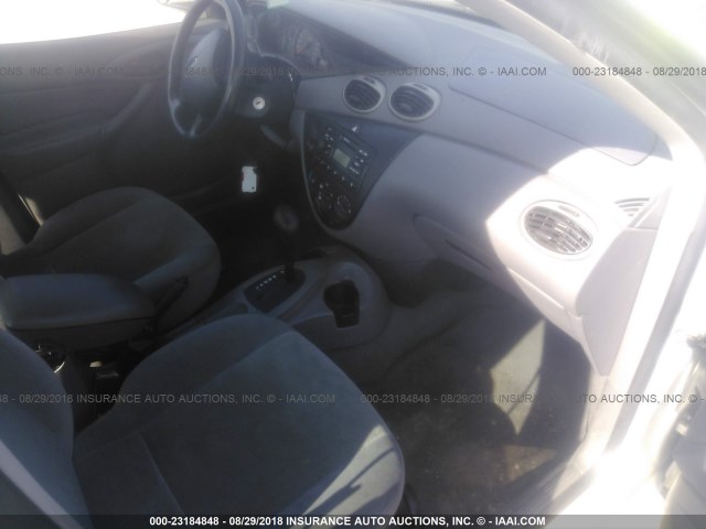 1FAFP33P02W230515 - 2002 FORD FOCUS LX GRAY photo 5