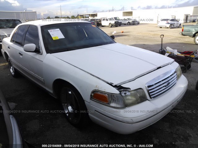 2FAFP74W31X112832 - 2001 FORD CROWN VICTORIA LX WHITE photo 1