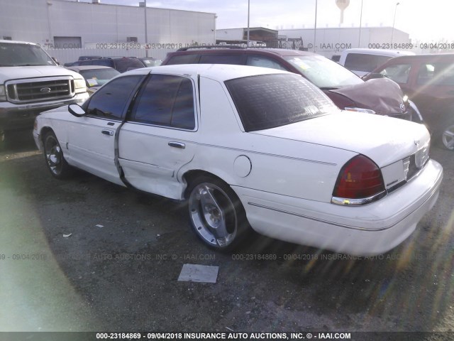 2FAFP74W31X112832 - 2001 FORD CROWN VICTORIA LX WHITE photo 3